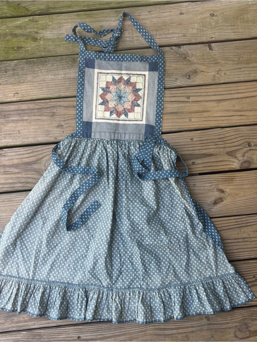 VTG Floral Apron with Cross Stitch Panel and Lace - Picture 2 of 3